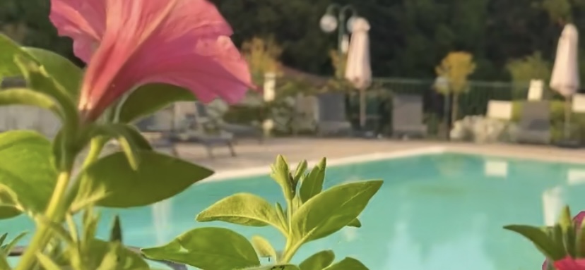 piscina-hotel-la-ruota-pianfei-riscaldata-weekend-escape